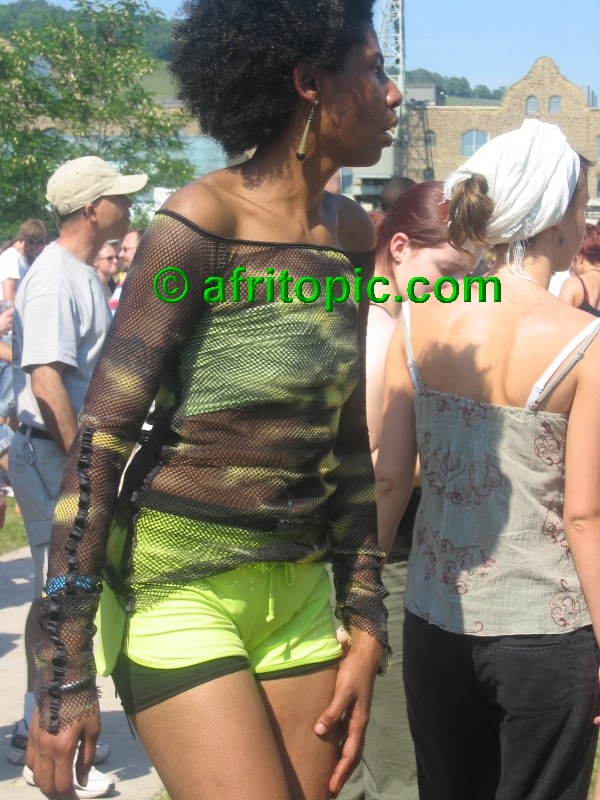 ../Images/AfricaFestival-28-29May05 176.jpg